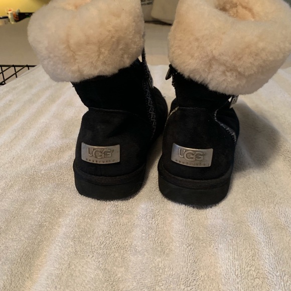 Ugg Boots - Picture 3 of 4